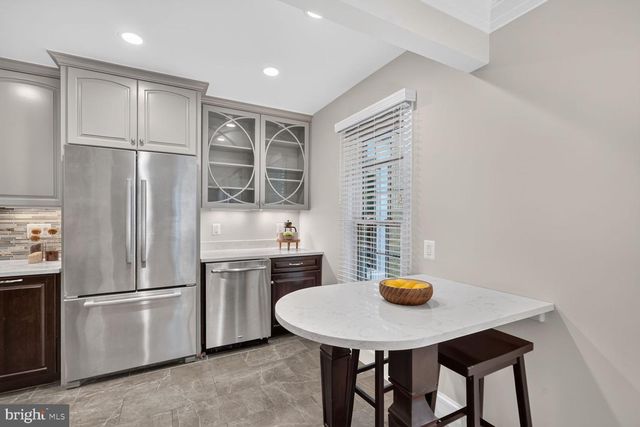 1303 N LYNNBROOK DR N, Arlington, VA 22201