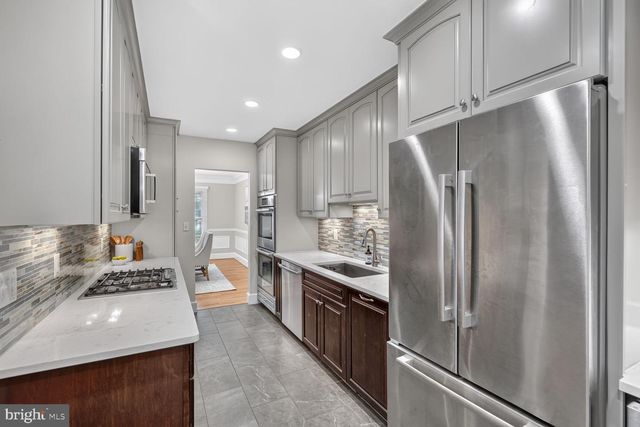 1303 N LYNNBROOK DR N, Arlington, VA 22201