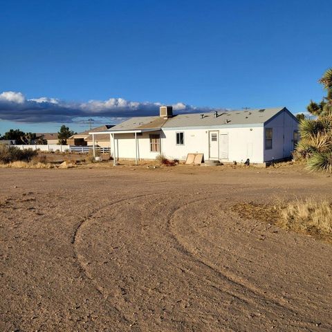 9572 Smith Road, Phelan, CA 92371