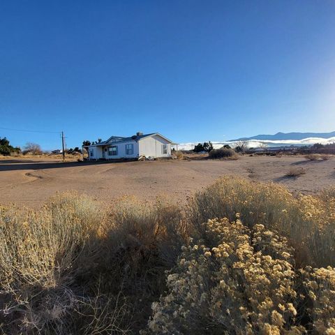 9572 Smith Road, Phelan, CA 92371