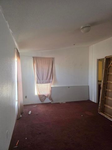 9572 Smith Road, Phelan, CA 92371