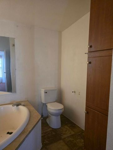 9572 Smith Road, Phelan, CA 92371