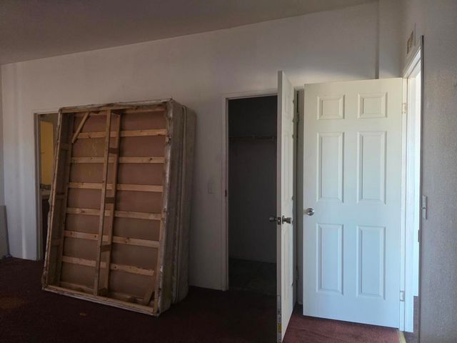 9572 Smith Road, Phelan, CA 92371