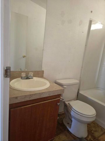 9572 Smith Road, Phelan, CA 92371