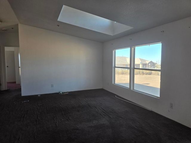 9572 Smith Road, Phelan, CA 92371