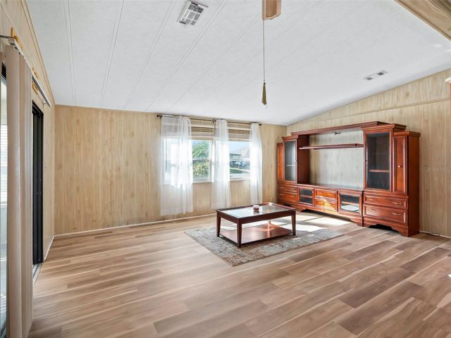 1102 DUSTIN DRIVE, The Villages, FL 32159