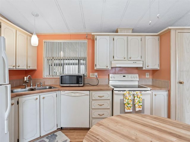 1102 DUSTIN DRIVE, The Villages, FL 32159