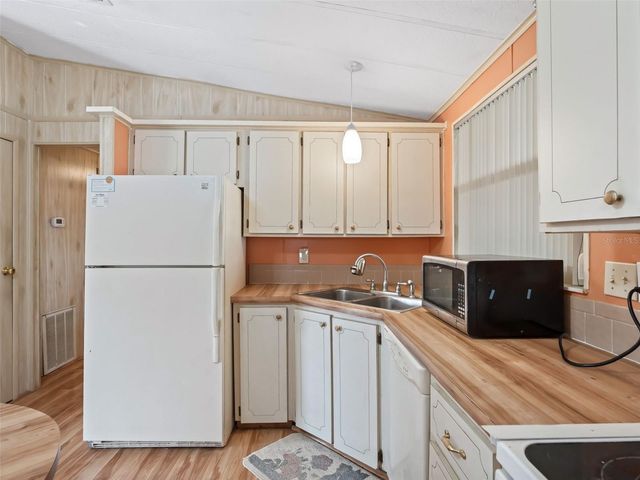 1102 DUSTIN DRIVE, The Villages, FL 32159