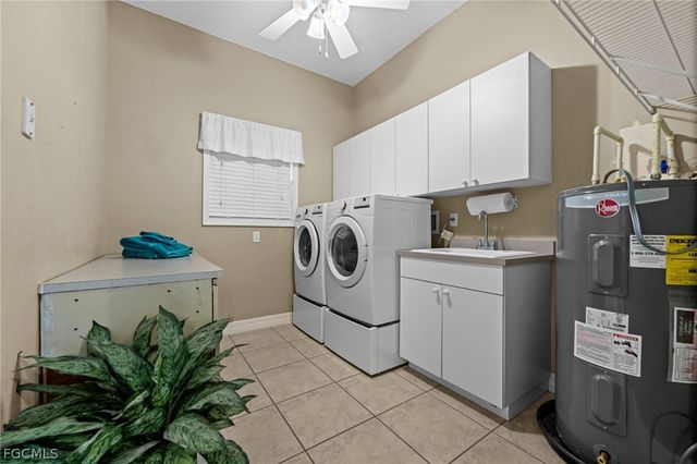 410 SE 20th CT, Cape Coral, FL 33990