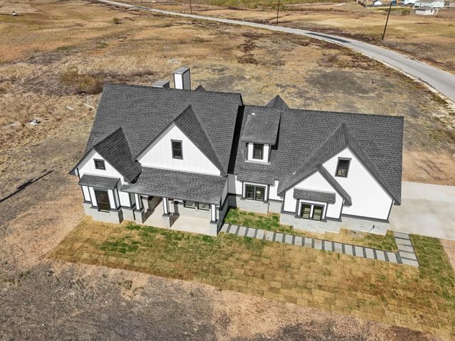 142 Desperado LOOP, Del Valle, TX 78617