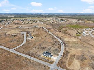 142 Desperado LOOP, Del Valle, TX 78617