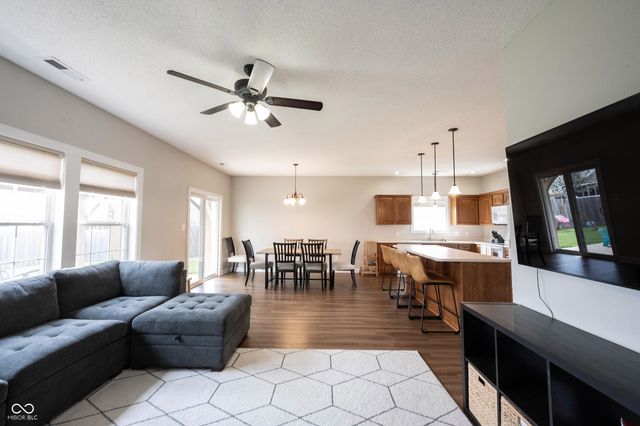 19366 Sandbar Drive, Noblesville, IN 46062