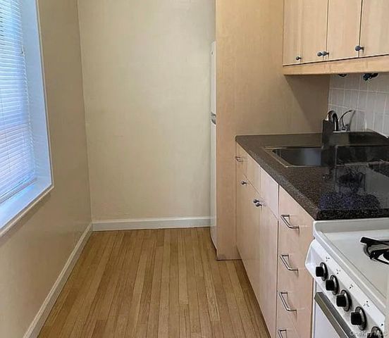 88-30 182nd Street 3G, Hollis, NY 11423