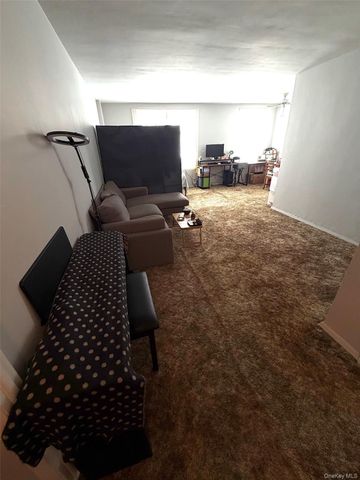 88-30 182nd Street 3G, Hollis, NY 11423