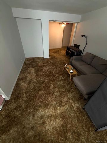 88-30 182nd Street 3G, Hollis, NY 11423