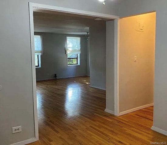 88-30 182nd Street 3G, Hollis, NY 11423