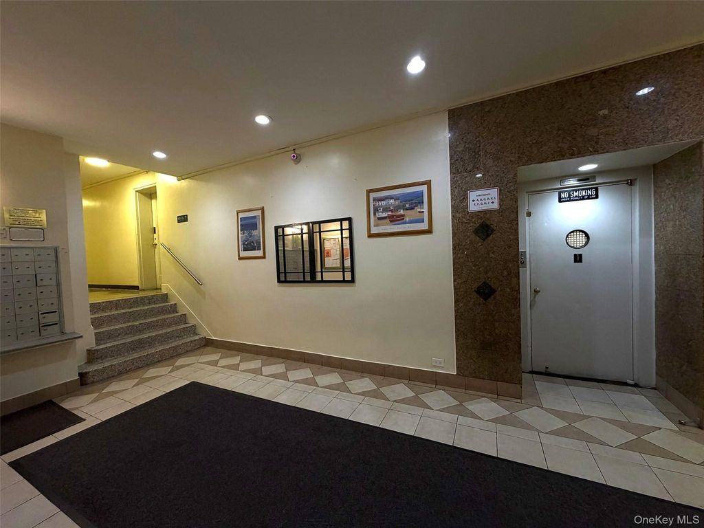 88-30 182nd Street 3G, Hollis, NY 11423 — photo 2