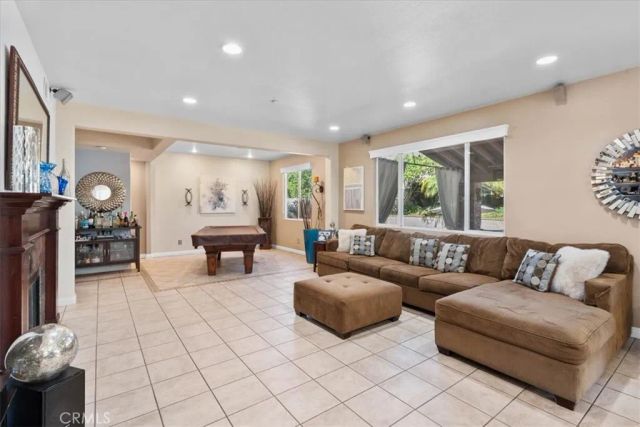 15590 Eastwind, Fontana, CA 92336