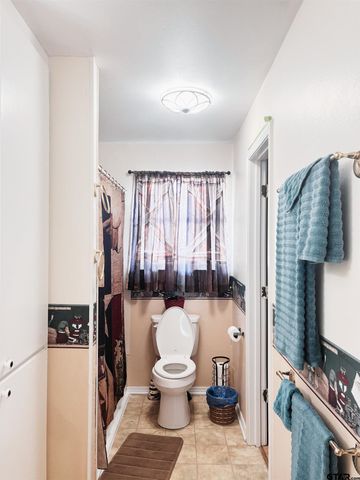 492 County Road 1947, Yantis, TX 75497