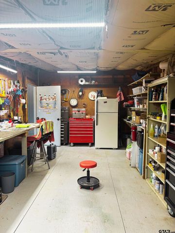 492 County Road 1947, Yantis, TX 75497