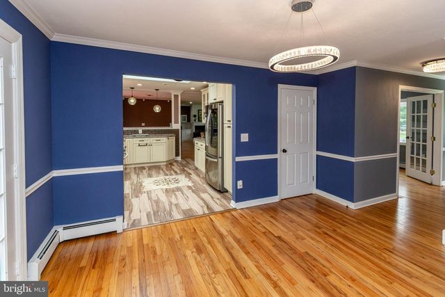 6 MORNINGSIDE DR, Pennington, NJ 08534