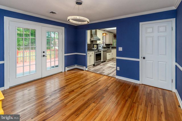 6 MORNINGSIDE DR, Pennington, NJ 08534