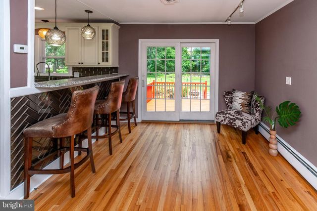 6 MORNINGSIDE DR, Pennington, NJ 08534