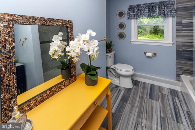 6 MORNINGSIDE DR, Pennington, NJ 08534