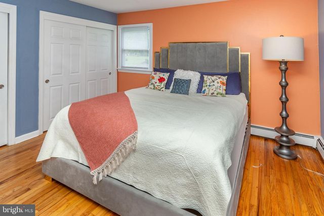 6 MORNINGSIDE DR, Pennington, NJ 08534