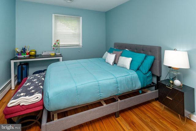 6 MORNINGSIDE DR, Pennington, NJ 08534
