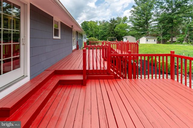 6 MORNINGSIDE DR, Pennington, NJ 08534