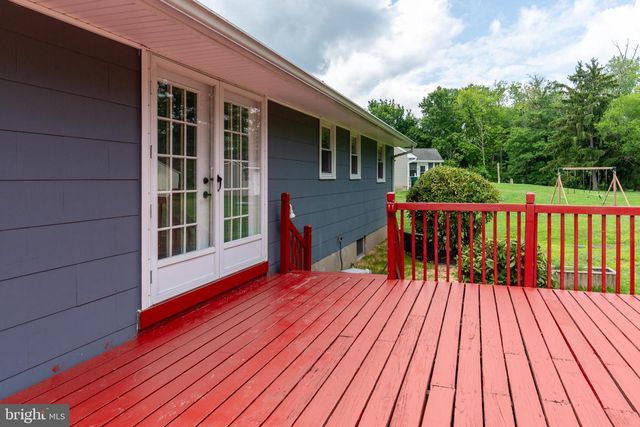 6 MORNINGSIDE DR, Pennington, NJ 08534