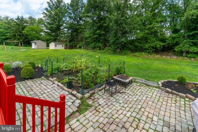 6 MORNINGSIDE DR, Pennington, NJ 08534