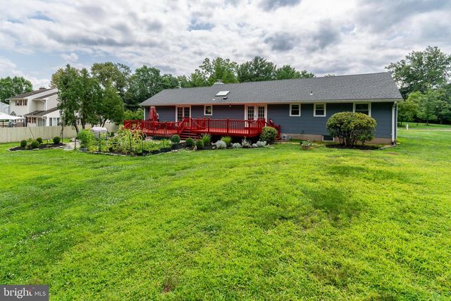 6 MORNINGSIDE DR, Pennington, NJ 08534