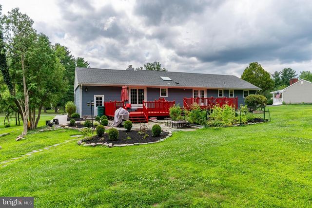 6 MORNINGSIDE DR, Pennington, NJ 08534