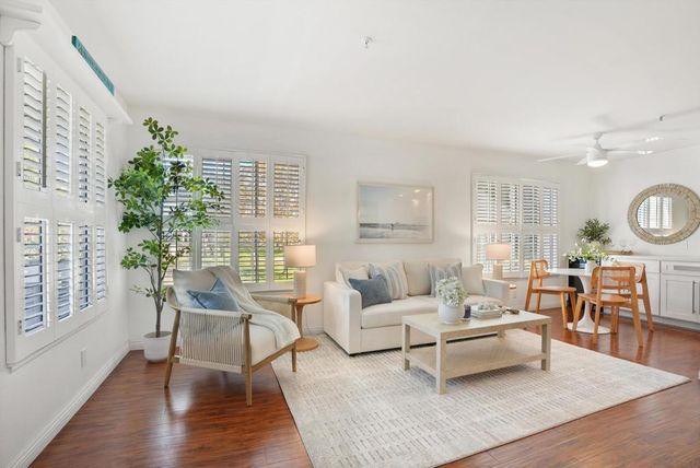 18242 Parkview Lane 208, Huntington Beach, CA 92648