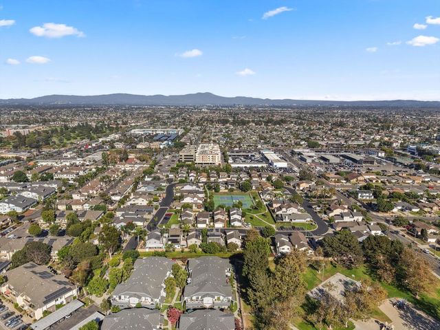 18242 Parkview Lane 208, Huntington Beach, CA 92648