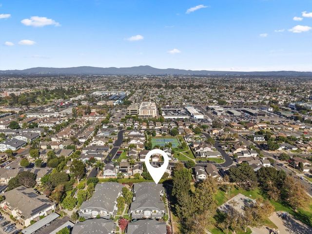 18242 Parkview Lane 208, Huntington Beach, CA 92648