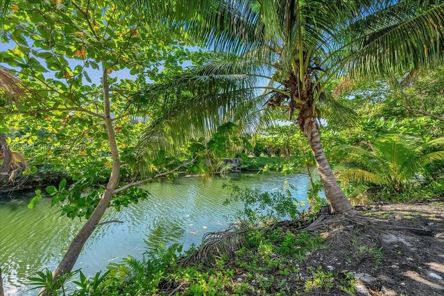 7132 SW 65th Ave, South Miami, FL 33143