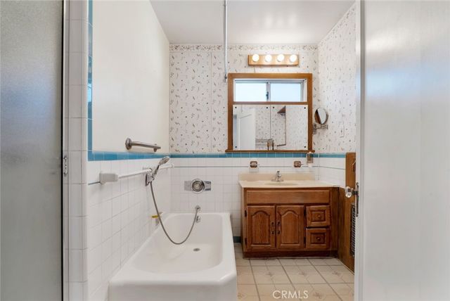 141 S Beachwood Drive, Burbank, CA 91506