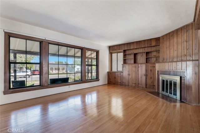 141 S Beachwood Drive, Burbank, CA 91506