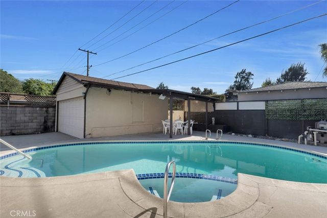141 S Beachwood Drive, Burbank, CA 91506