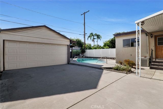 141 S Beachwood Drive, Burbank, CA 91506