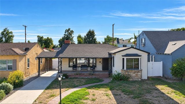 141 S Beachwood Drive, Burbank, CA 91506