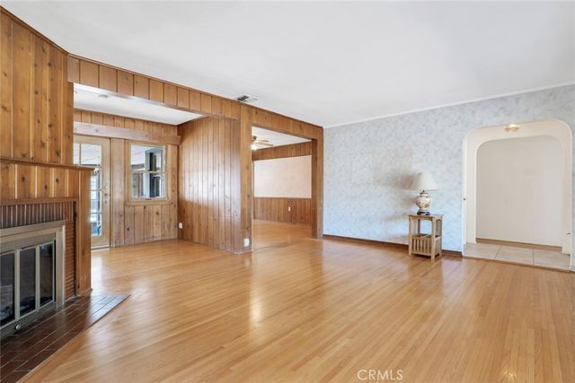 141 S Beachwood Drive, Burbank, CA 91506