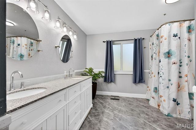 246 Westridge Parc Lane, Ellisville, MO 63021