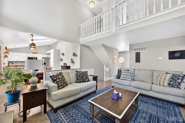 246 Westridge Parc Lane, Ellisville, MO 63021