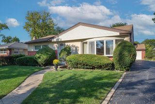 8206 N Octavia Avenue, Niles, IL 60714