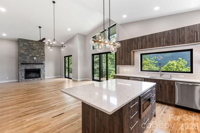 60 King Horn Ridge, Waynesville, NC 28785