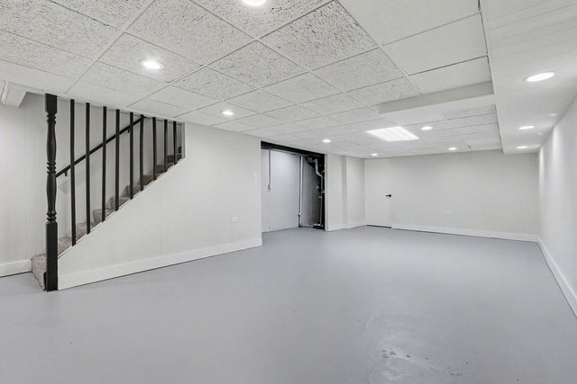 7644 S Cork Avenue, Justice, IL 60458